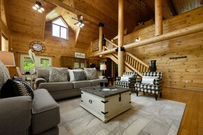 Smart-TV, Kamin, DVD-Player