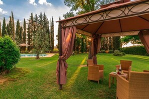 Outdoor dining - Santa Margherita - IRIS (Poggibonsi)