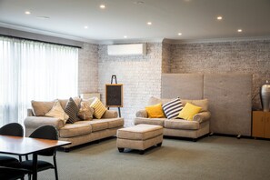 Meeting facility - Tumbarumba Motel & Elms Restaurant (Tumbarumba)
