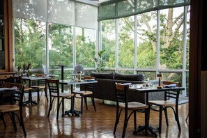 Restaurant - Tumbarumba Motel & Elms Restaurant (Tumbarumba)