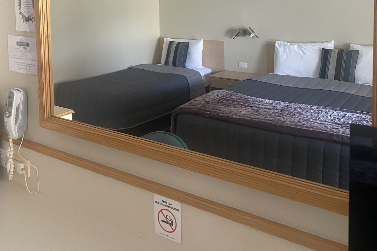 Chambre Triple Standard (King & Single)