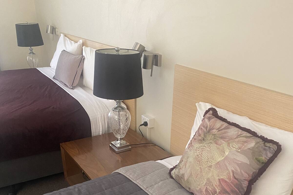 Chambre Exécutive (King & Single)