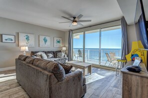 TV, lettore DVD, impianto stereo