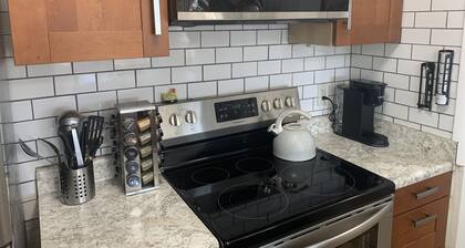 Spend your leaf season vacation at this Beech Mountain Condo near the Ski Resort
