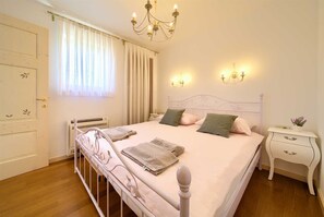 4 Schlafzimmer, Bügeleisen/Bügelbrett, kostenloses WLAN, Bettwäsche