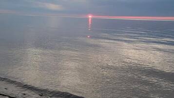 Una spiaggia nelle vicinanze