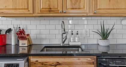 Bright & Spacious Apartment with Amazing Shower