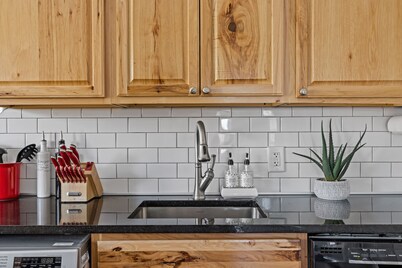 Bright & Spacious Apartment with Amazing Shower