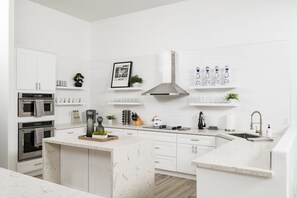 Fridge, microwave, oven, stovetop - True Entertainers Paradise in North Scottsdale (Scottsdale)