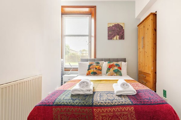 1 bedroom, iron/ironing board, WiFi, bed sheets