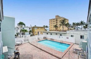 Piscina all'aperto, una piscina riscaldata