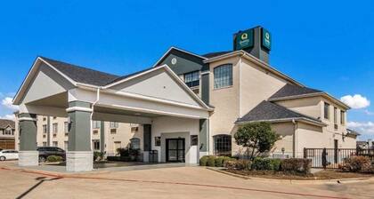 Quality Inn & Suites Fort Worth TX