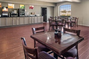 Dining - Quality Inn & Suites Fort Worth TX (Fort Worth)