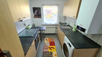 Kühlschrank, Ofen, Herdplatte, Geschirrspüler