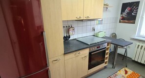 Geladeira, fogão, cooktop, lava-louças