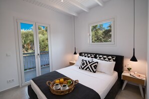 3 bedrooms, travel cot, free WiFi, bed sheets