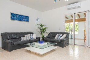 Een televisie en videogames