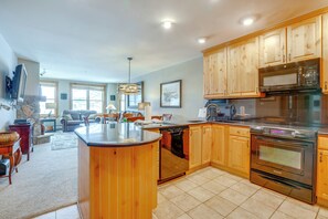 Stovetop, dishwasher, coffee/tea maker, toaster