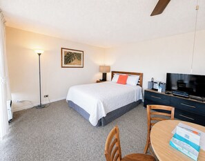 Iron/ironing board, free WiFi, bed sheets