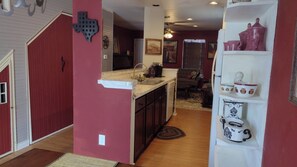 Interior - Cozy Cottage Close to COTA, ACL, SXSW, kids welcome! (Austin)