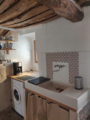 Uuni, liesi, vedenkeitin, mausteet