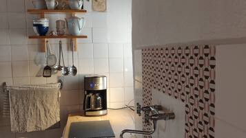 Uuni, liesi, vedenkeitin, mausteet