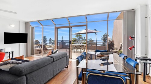 Esplanade Absolute Beach Frontage 12-20
