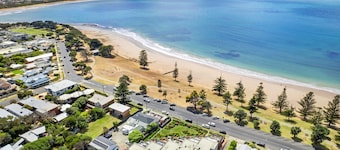 Esplanade Absolute Beach Frontage 12-20