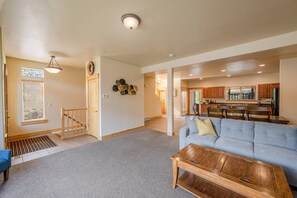 Smart TV, lareira, videogames, DVD player