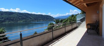Modern flat with a view over Lake Ossiach