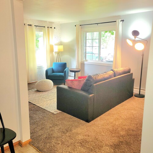 Quick 5-min drive to West Lake from Milford