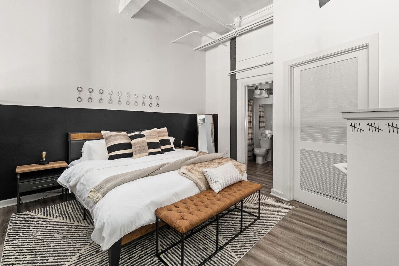 1 bedroom, desk, iron/ironing board, WiFi