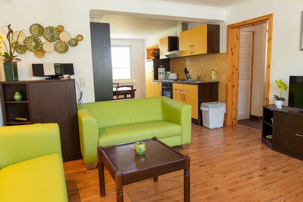 TV - Ferienwohnung Ostseeoase - Ferienwohnungen Villa Vedro (Zinnowitz)