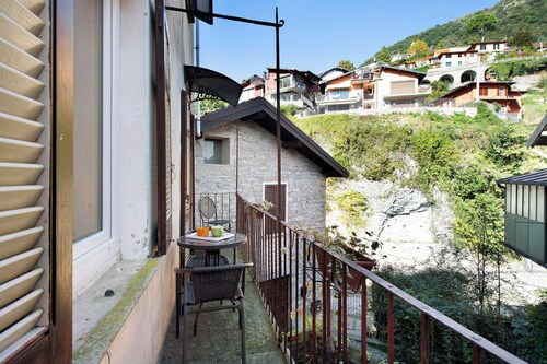Vacation Home ‘Il Mulino di Marina - Lake Como’ with River View, Wi-Fi and Balconies