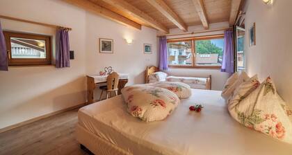 Ferienwohnung 'Sonnenparadies 4' mit Bergblick, WLAN & Garten