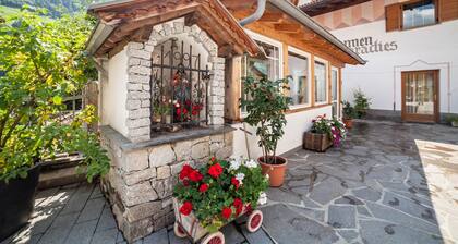 Appartement de vacances 'Sonnenparadies 1' avec vue sur la montagne, Wi-Fi et jardin