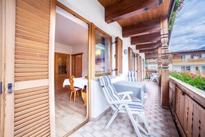 Outdoor dining - Apartment ‘Sonnenparadies 2’ with Mountain View, Wi-Fi & Garden (St. Martin in Passeier / Quellenhof)