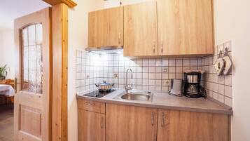 Kühlschrank, Ofen, Herdplatte, Geschirrspüler