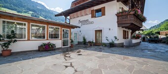 Holiday Apartment ‘Sonnenparadies 3’ with Mountain View, Wi-Fi & Garden