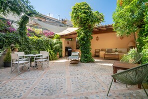 Outdoor dining - Spacious townhouse in the heart of Sóller. (Soller)