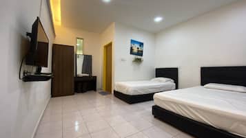 Phòng Suite Superior | 1 phòng ngủ, bàn, bộ trải giường