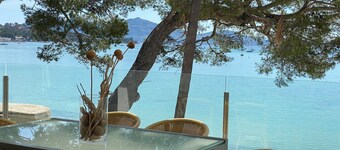 Holiday Home Catalina 2A Tres Dormitorios with Sea View, Wi-Fi & Terrace