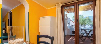 Casa vacanze Mansarda Marina vicino alla spiaggia con A/C e terrazza privata