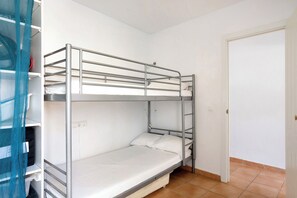 2 quartos, ferros/tábuas de passar roupa, Wi-Fi de cortesia