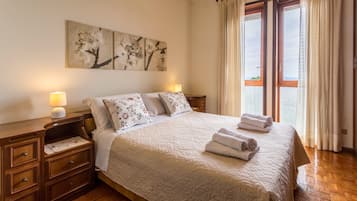 1 chambre, fer et planche à repasser, Wi-Fi gratuit, draps fournis