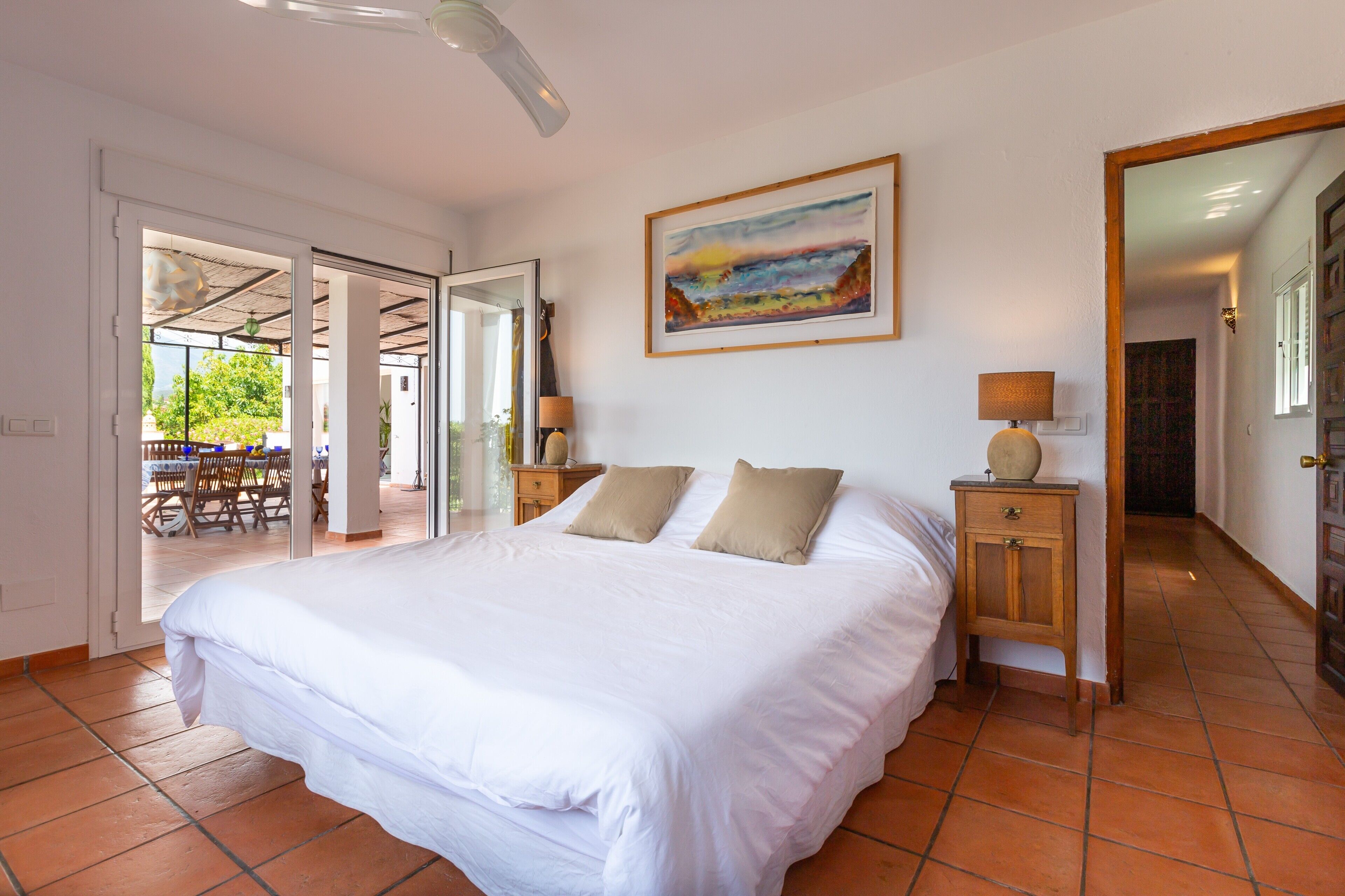 4 habitaciones, tabla de planchar con plancha y wifi gratis 