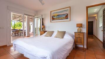 4 habitaciones, tabla de planchar con plancha y wifi gratis