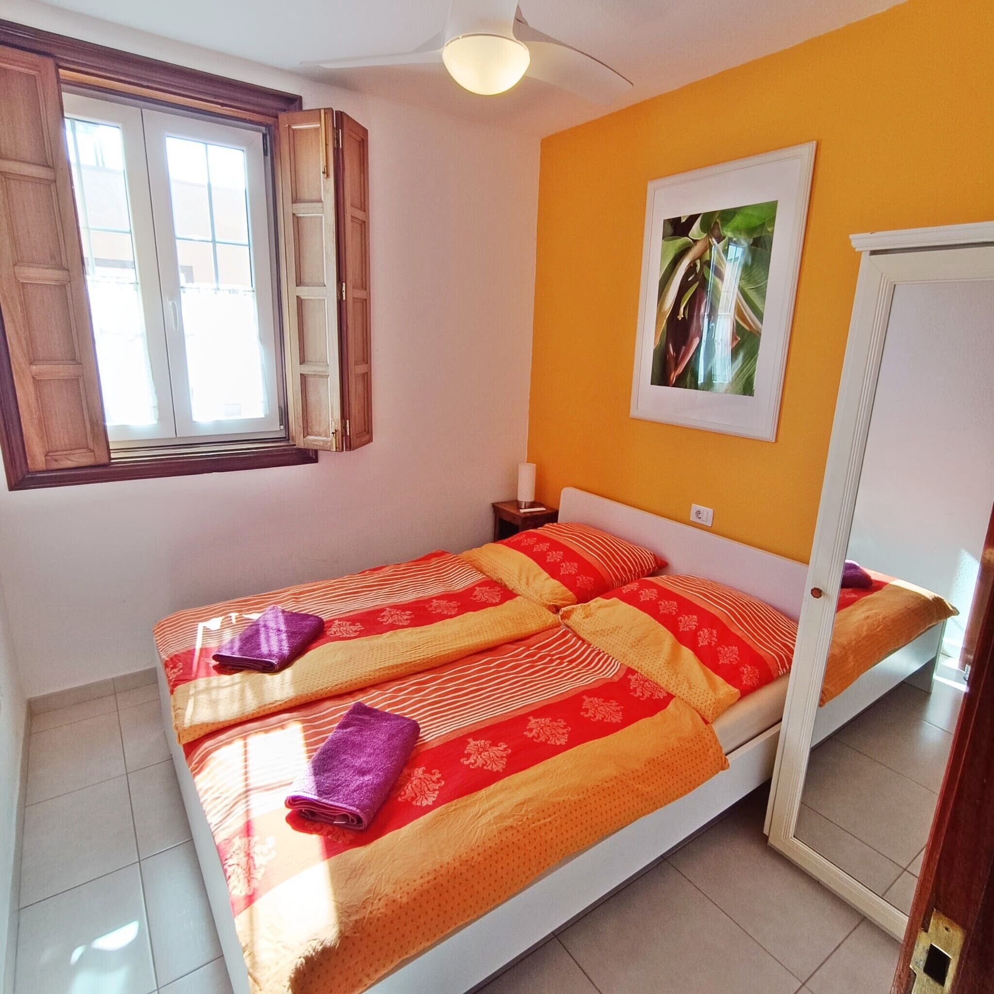 2 slaapkamers, een strijkplank/strijkijzer, gratis wifi, beddengoed