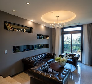 Penthouse A | Living area | Flat-screen TV, heated floors - Velum Resort Jeju (Seogwipo)