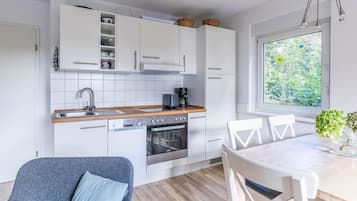 Fridge, dishwasher, coffee/tea maker, electric kettle